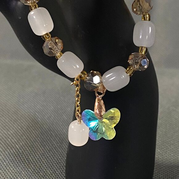 Iridescent Butterfly Charm Bracelet Oblong Glass Beads White Light Amber Stretch - Picture 1 of 7